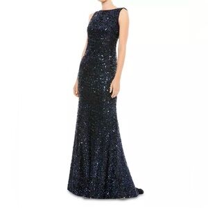 NWT Mac Duggal Ieena Cowl Back Boat Neck Sequined Evening Gown Size 8 26331